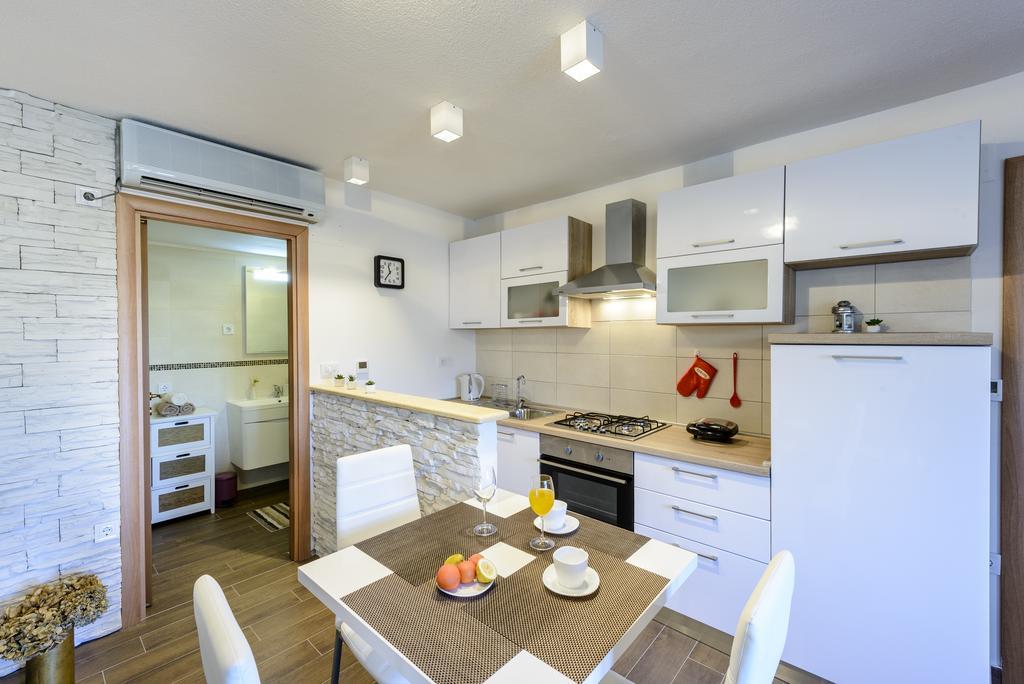 Apartment Mistral - Cosy Apartment With Sea View Молунат Экстерьер фото