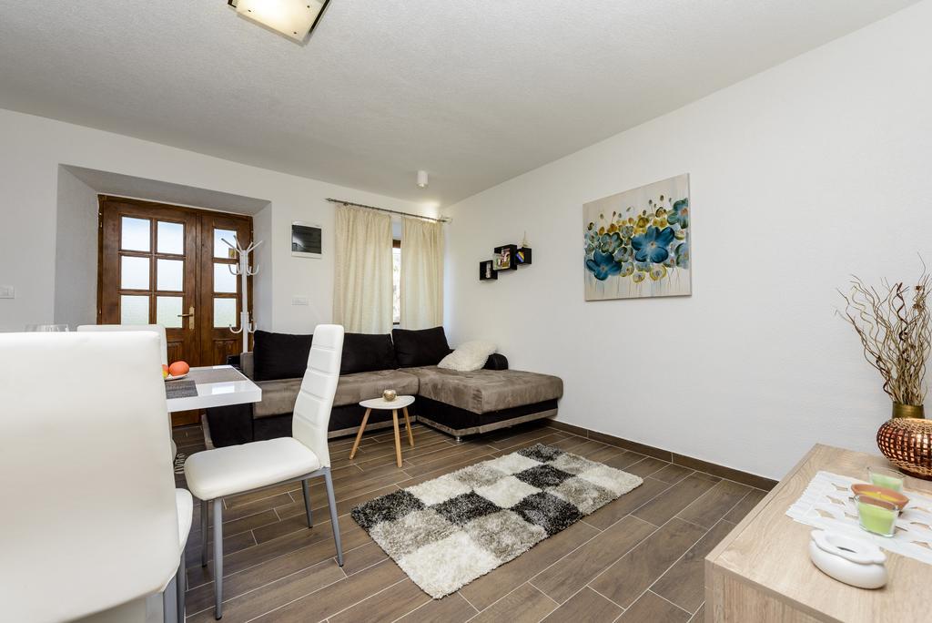 Apartment Mistral - Cosy Apartment With Sea View Молунат Экстерьер фото